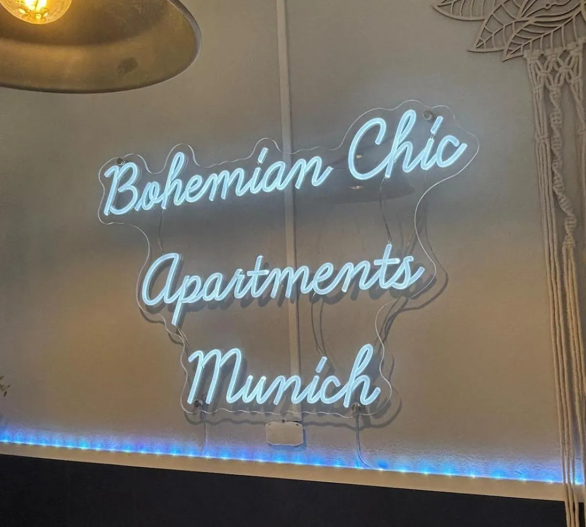 Bohemian Chic Selfie Suite - Munich Central Station 0*,  Germany