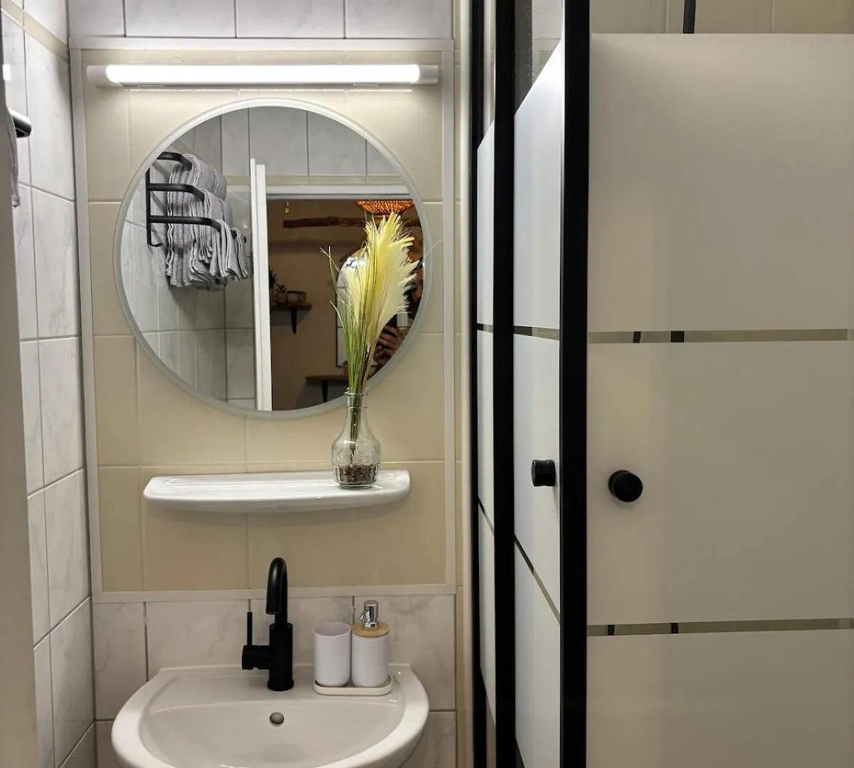 Bohemian Chic Selfie Suite - Munich Central Station Apartment