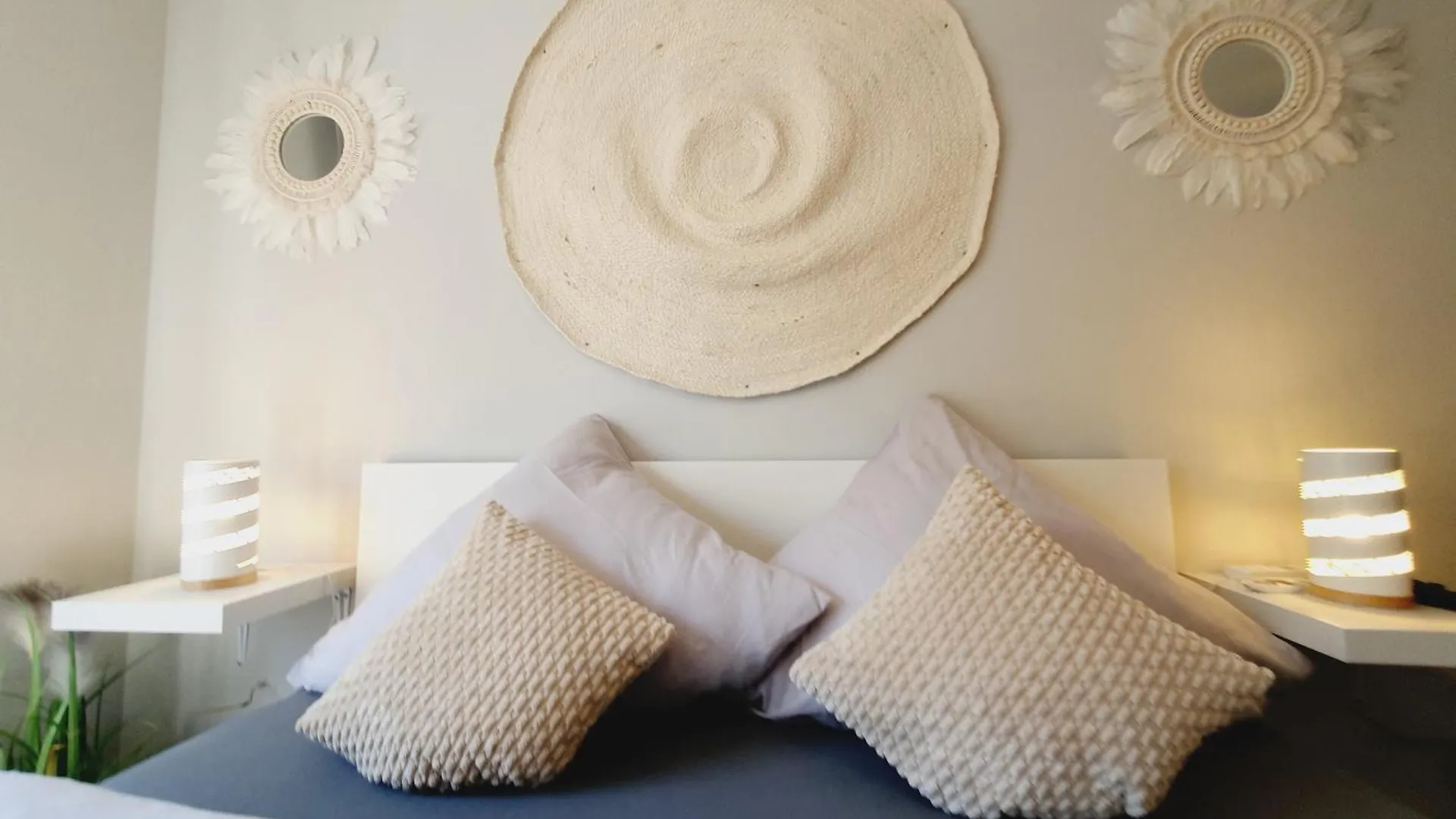 Apartment Bohemian Chic Selfie Suite - Munich Central Station Germany