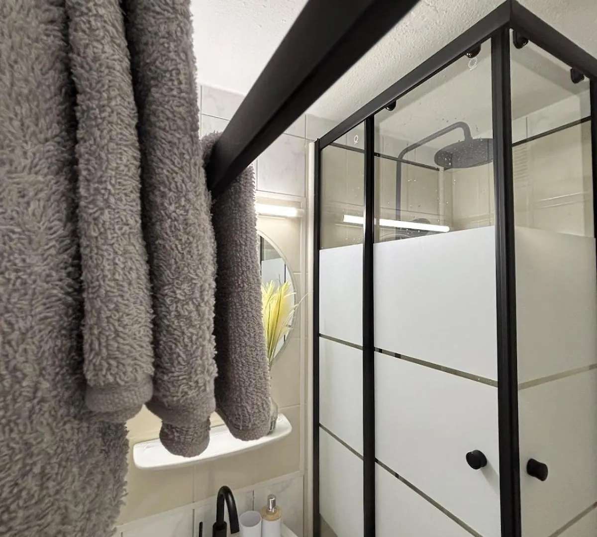 Apartment Bohemian Chic Selfie Suite - Munich Central Station Germany